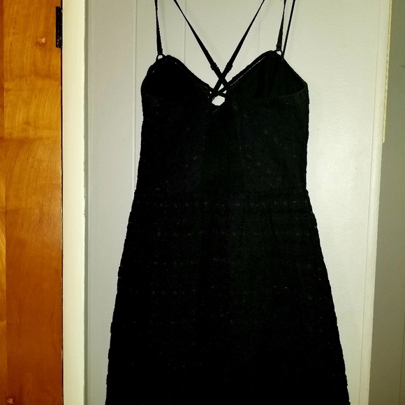 Guess Sexy criss cross black cocktail knee gown - Picture 2 of 3